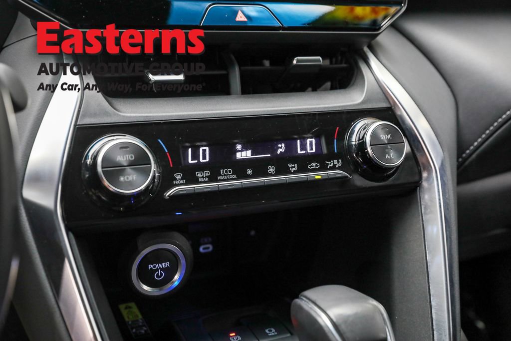 Used 2024 Toyota Venza LE image 19