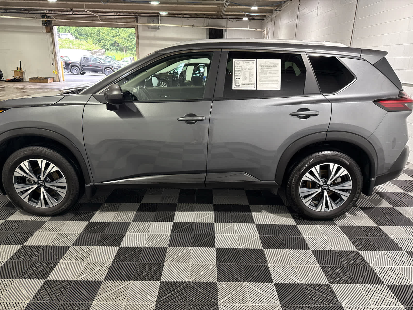 Certified 2023 Nissan Rogue SV w/ SV Premium B Package AWD/4WD image 10