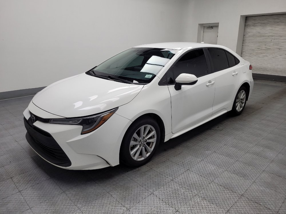 Used 2023 Toyota Corolla LE w/ LE Convenience Package FWD image 2