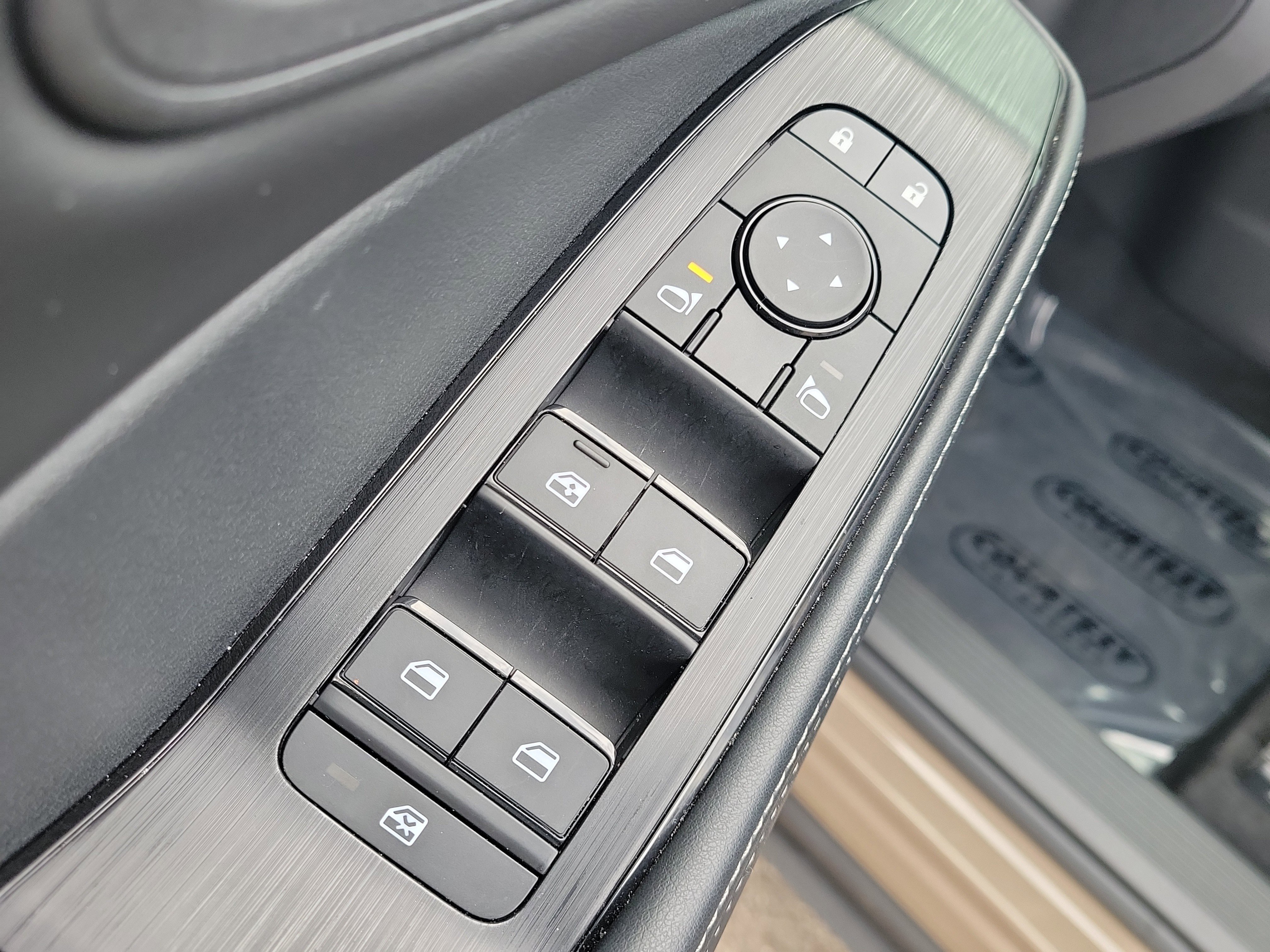 Used 2024 Nissan Rogue SV w/ SV Premium Package image 21