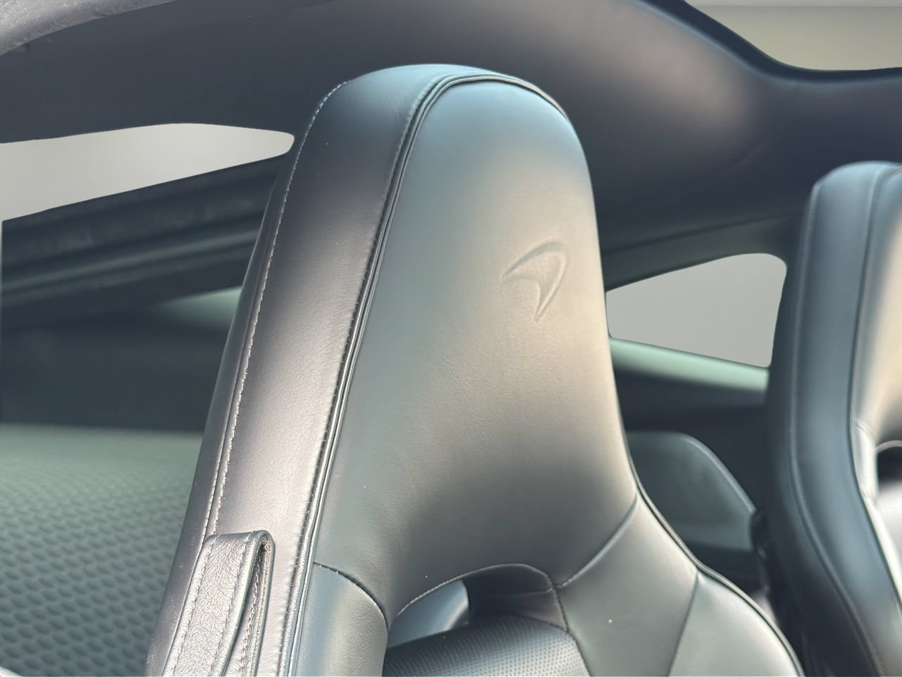 Used 2020 McLaren GT RWD image 14