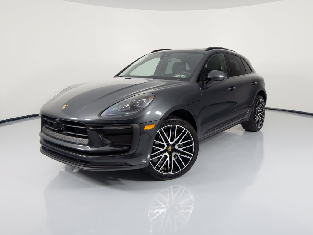 Certified 2026 Porsche Macan AWD/4WD image 6