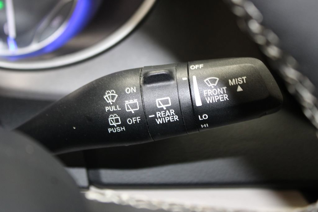 Used 2024 Chrysler Pacifica Touring-L image 16