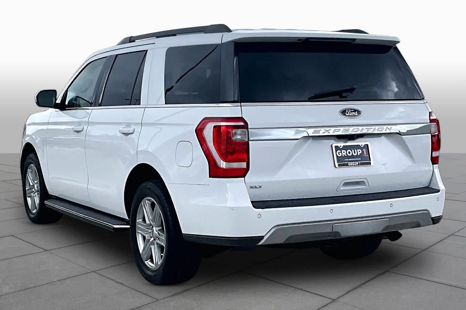 Used 2019 Ford Expedition XLT w/ Equipment Group 202A AWD/4WD image 12