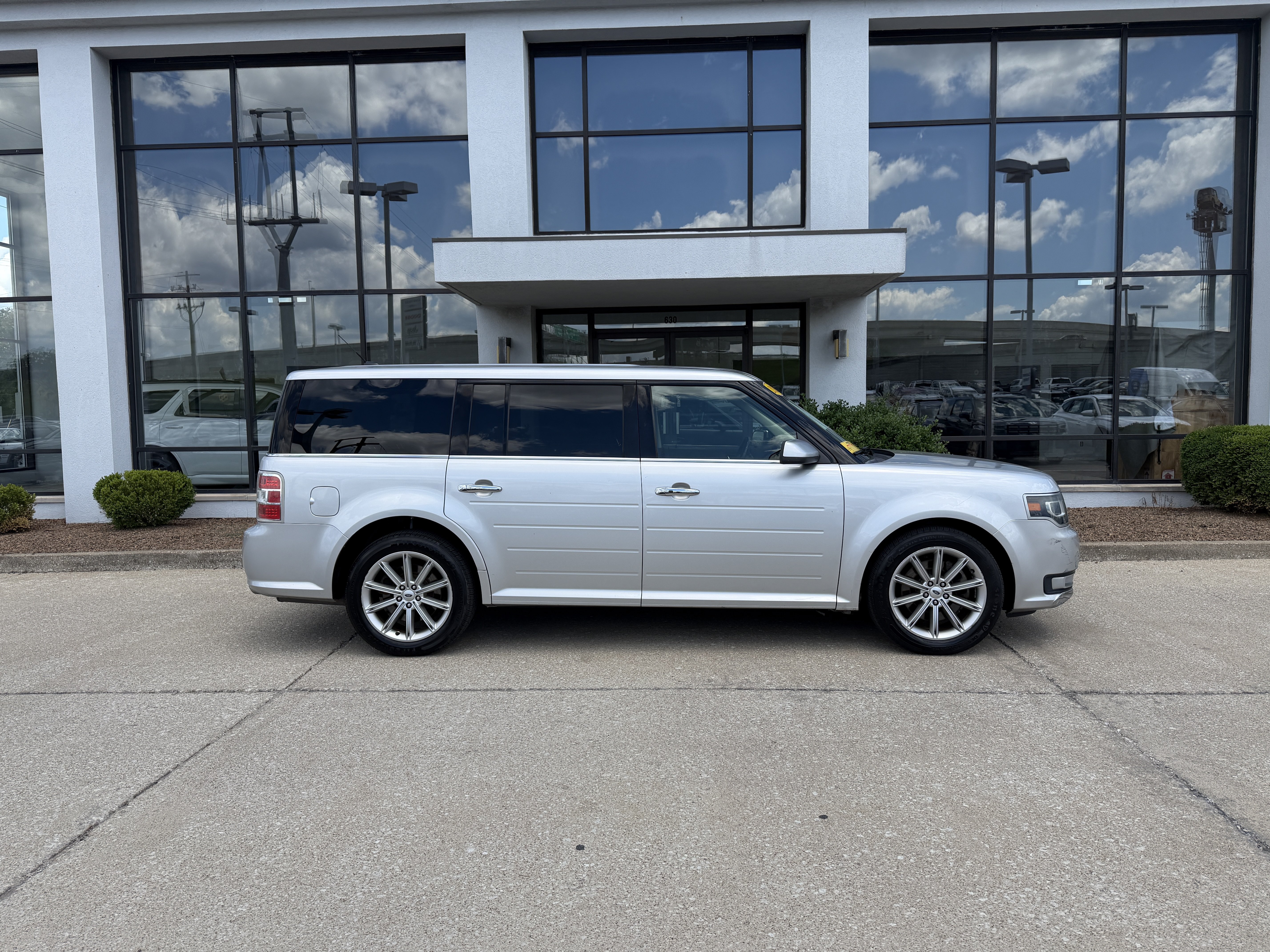 Used 2016 Ford Flex Limited AWD/4WD image 3