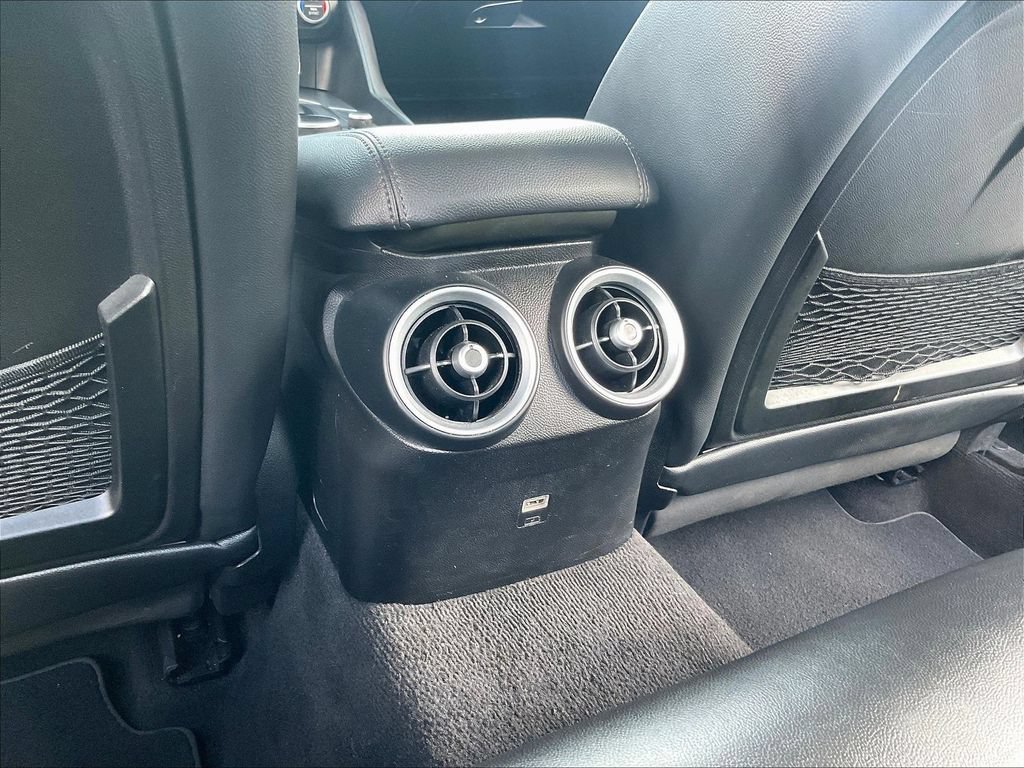 Used 2017 Alfa Romeo Giulia RWD image 9