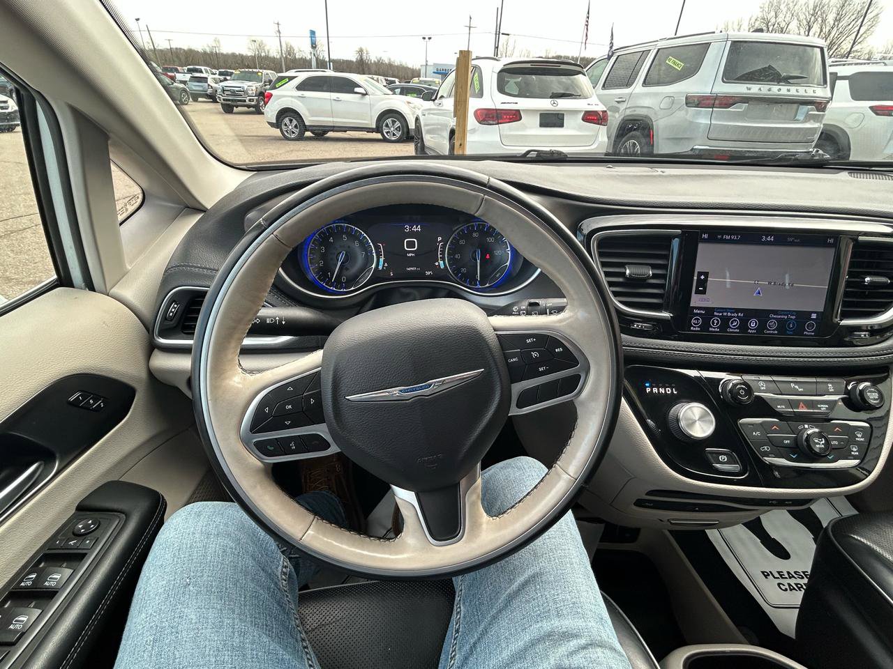 Used 2019 Chrysler Pacifica Limited image 27