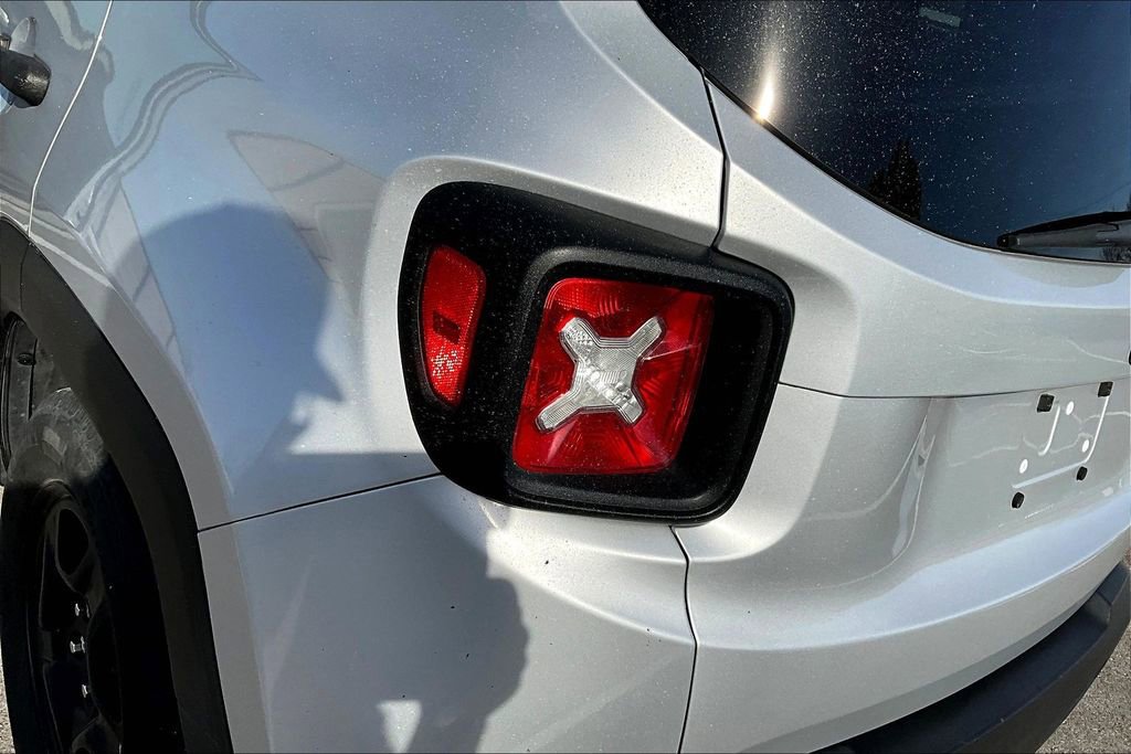 Used 2016 Jeep Renegade Sport w/ Power & Air Group FWD image 20