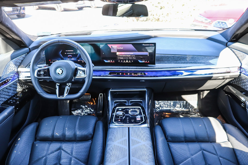 Used 2026 BMW i7 eDrive50 w/ Executive Package RWD image 12