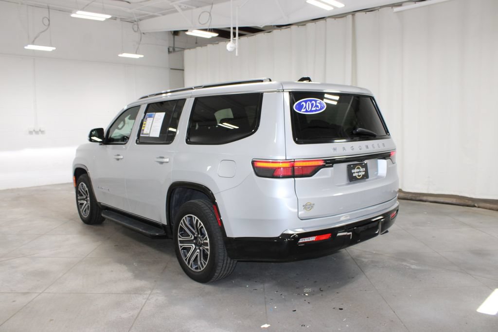 Used 2025 Jeep Wagoneer Series II w/ 8-Passenger Seating Package AWD/4WD image 7