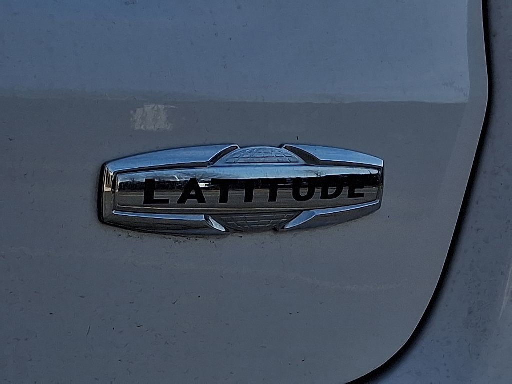 Used 2024 Jeep Compass Latitude image 31