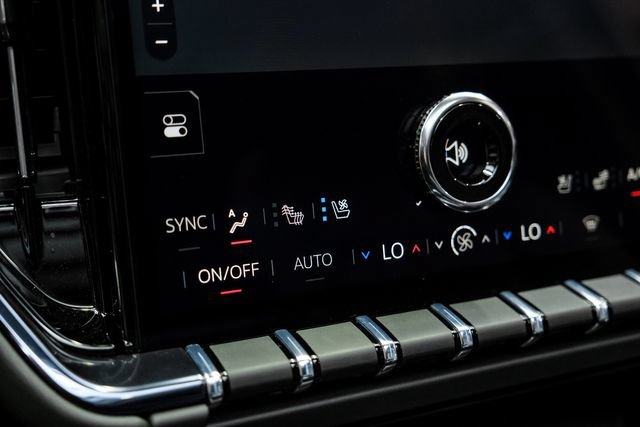 Used 2026 GMC Yukon AT4 w/ AT4 Premium Plus Package AWD/4WD image 56