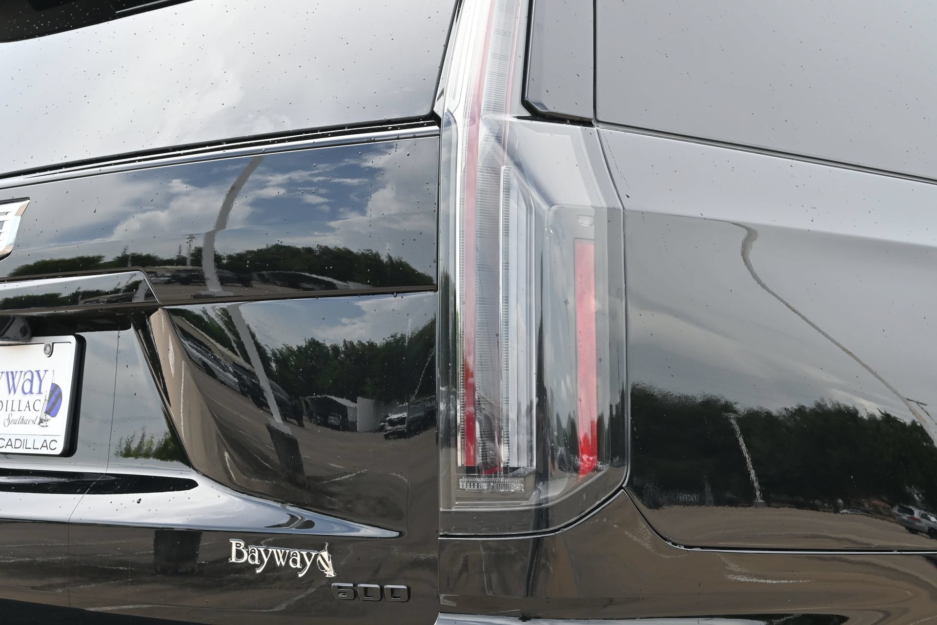 Certified 2026 Cadillac Escalade ESV Platinum Sport w/ LPO, ONYX Package AWD/4WD image 22