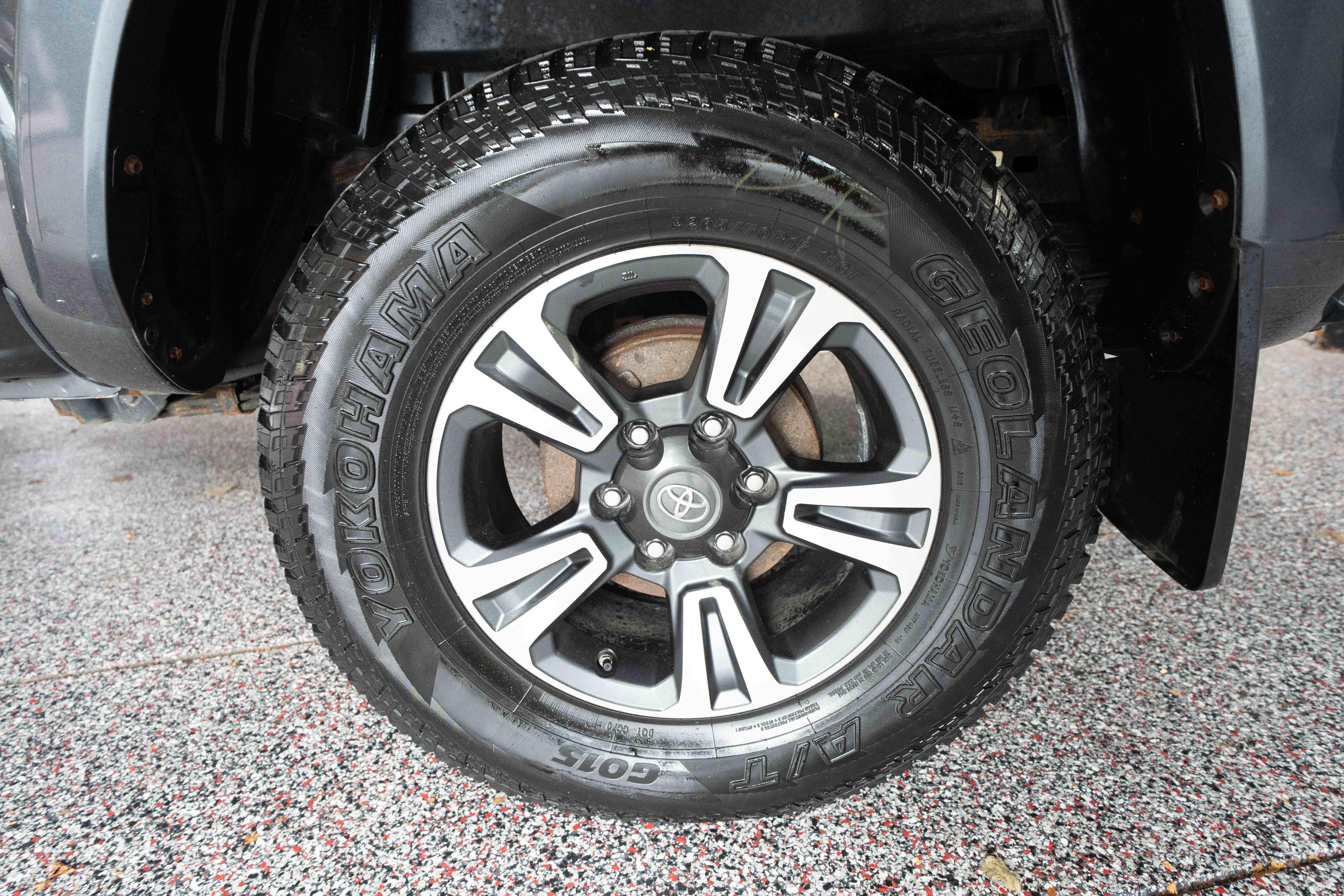 Used 2017 Toyota Tacoma TRD Sport w/ Tow Package (A/T) AWD/4WD image 28