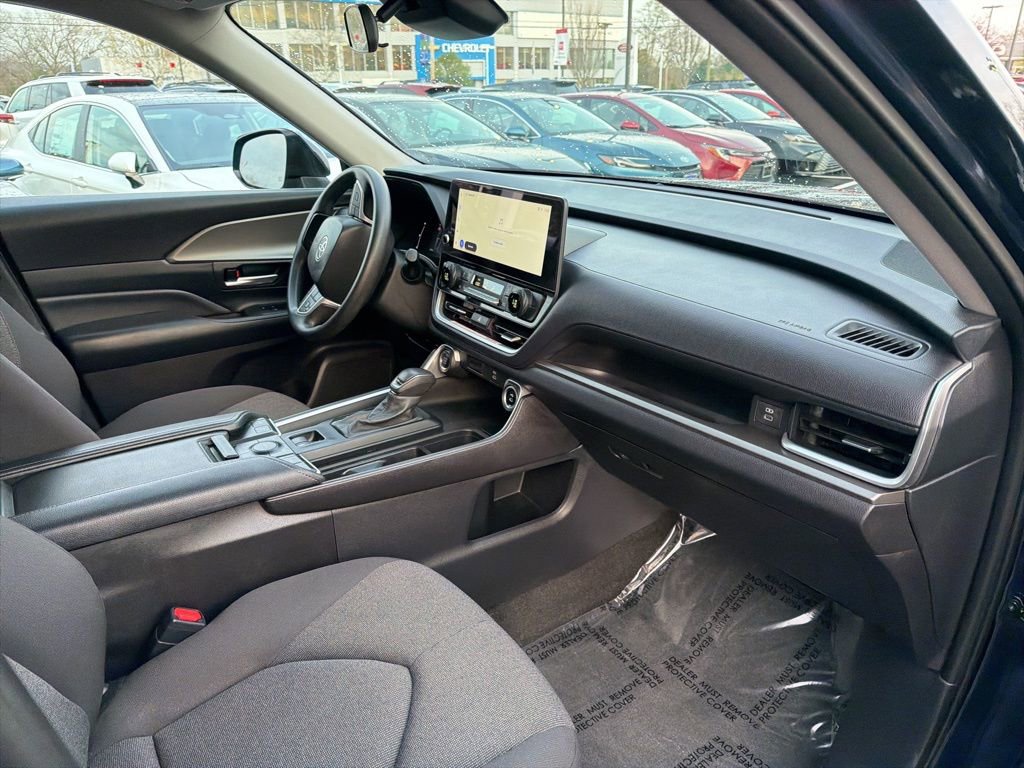 Used 2025 Toyota Grand Highlander AWD image 9