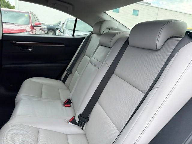 Used 2014 Lexus ES 350 w/ Luxury Package FWD image 22