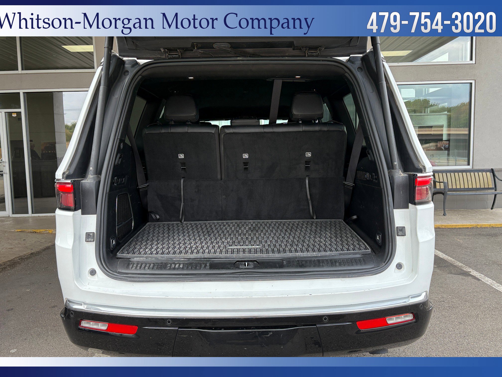 Used 2024 Jeep Wagoneer Series II w/ Flexible Seating Group image 40