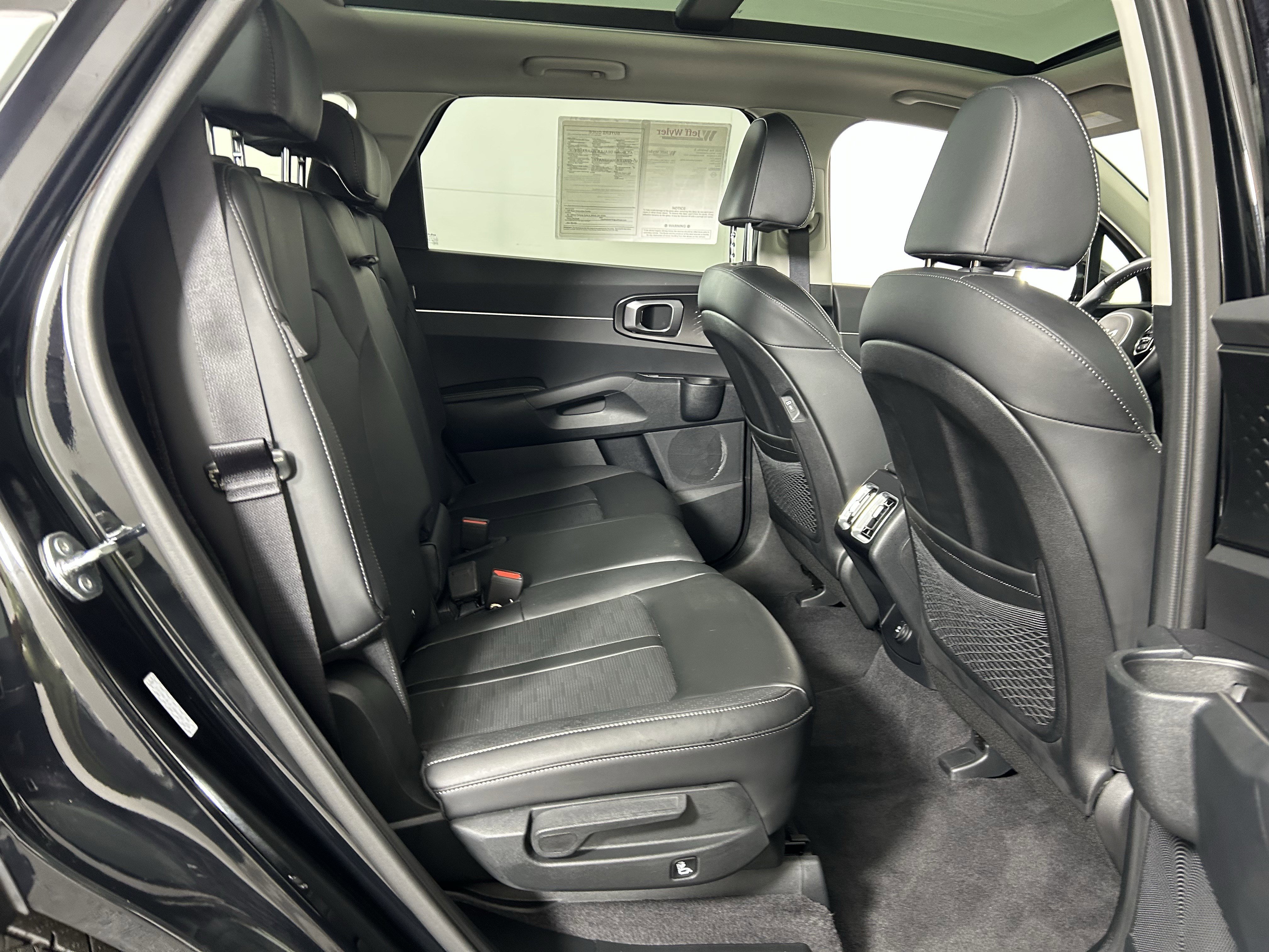 Used 2025 Kia Sorento S w/ Panoramic Sunroof Package image 39