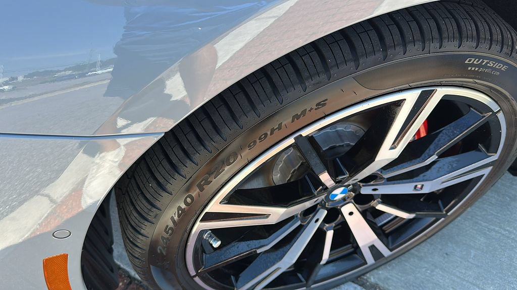 Used 2026 BMW 530i w/ M Sport Package RWD image 7