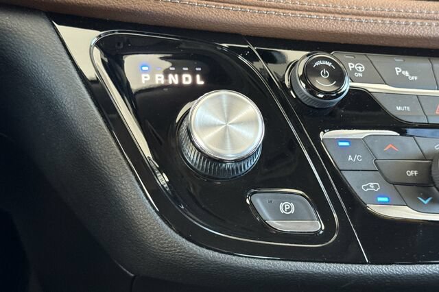 Used 2019 Chrysler Pacifica Limited w/ Advanced Safetytec Group FWD image 21