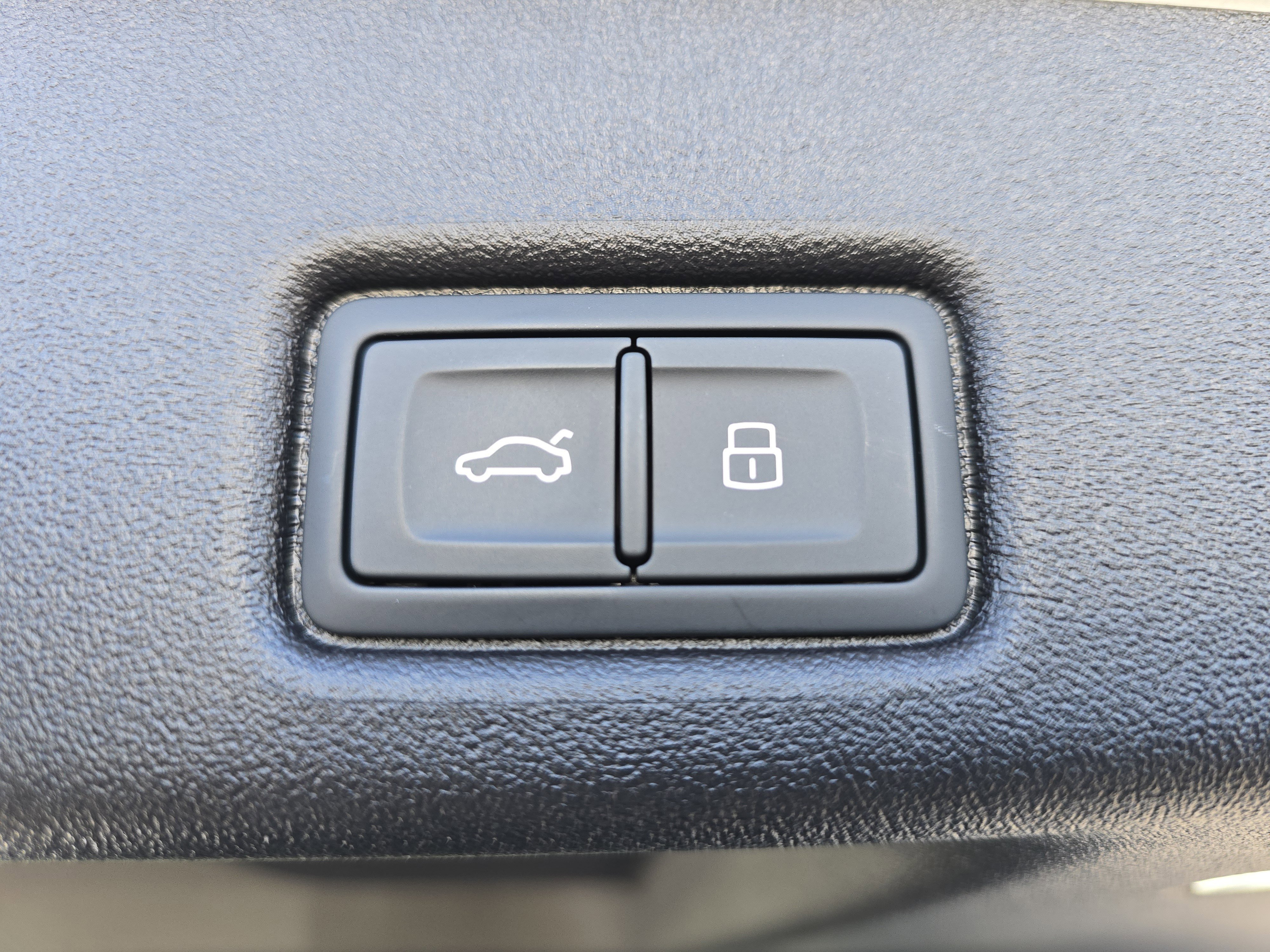 New 2025 Audi Q5 Premium Plus image 17