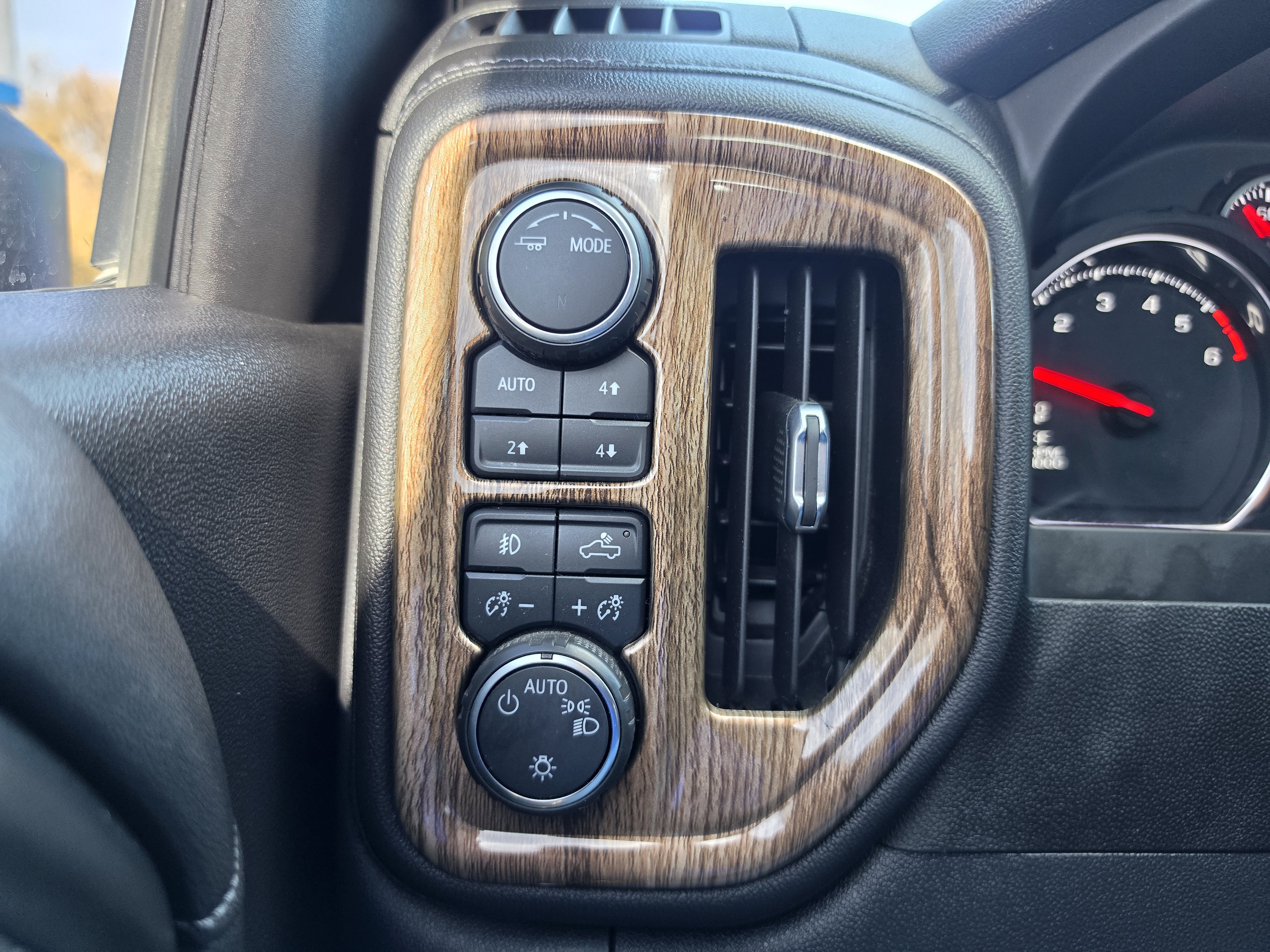 Used 2021 Chevrolet Silverado 1500 RST AWD/4WD image 17