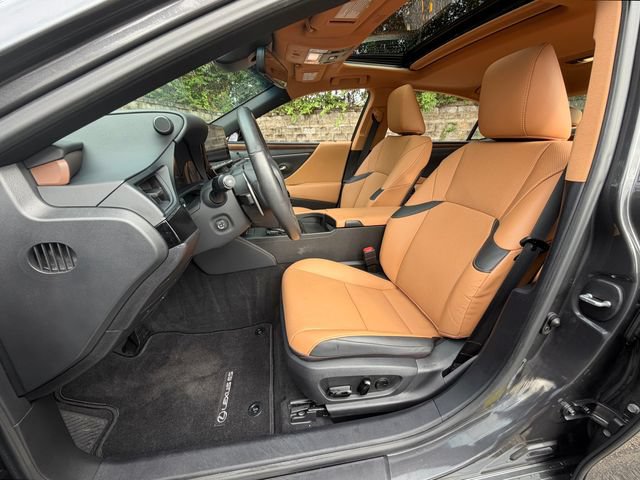 Certified 2024 Lexus ES 300h w/ Premium Package FWD image 17