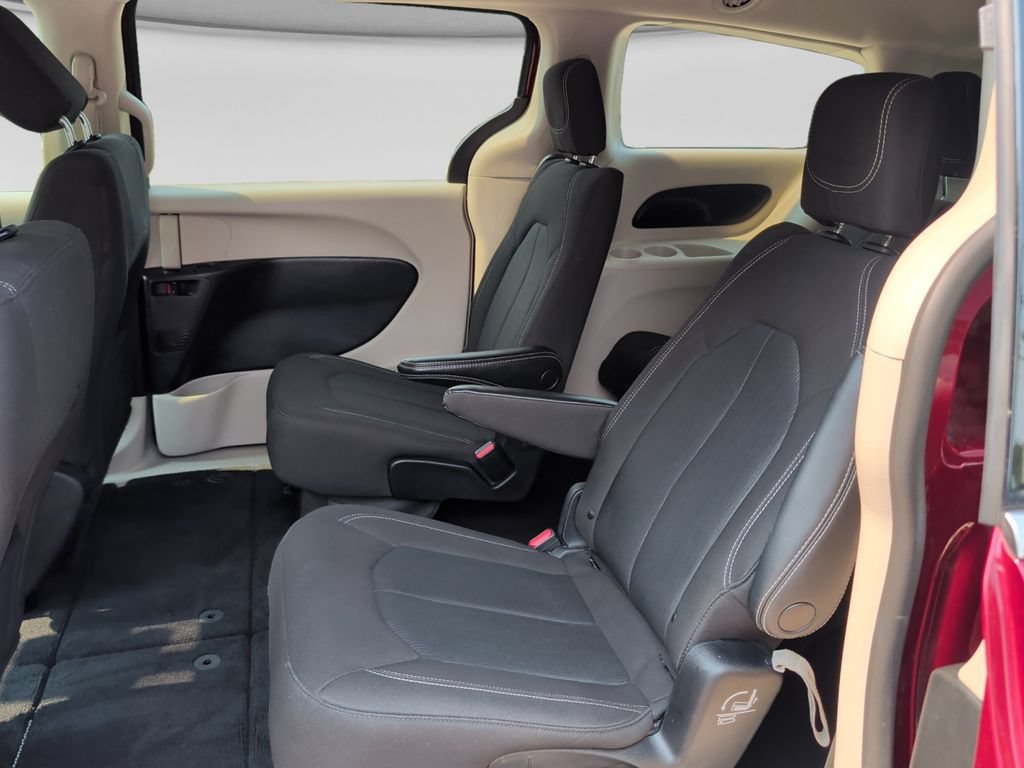 Used 2023 Chrysler Voyager LX FWD image 31