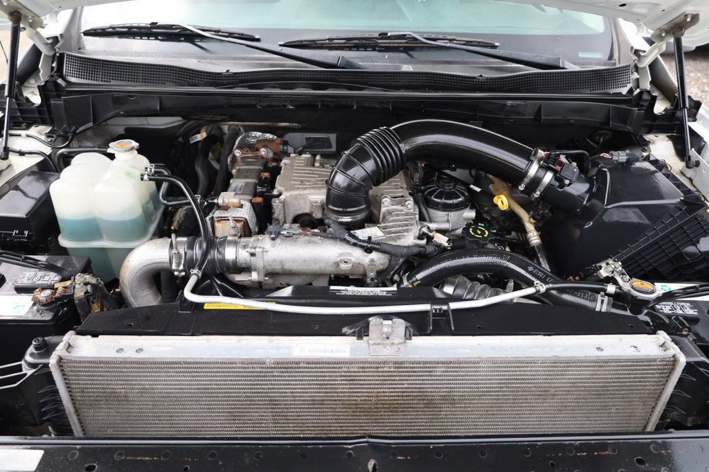 Used 2018 Nissan Titan SV image 10