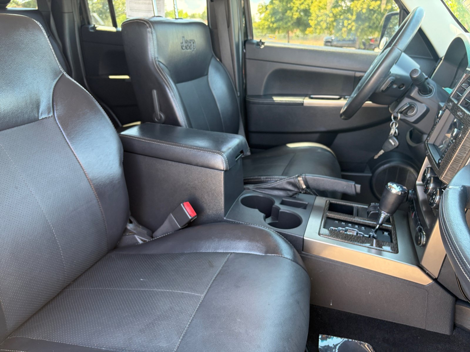Used 2012 Jeep Liberty Limited Jet w/ Comfort/Convenience Group AWD/4WD image 34