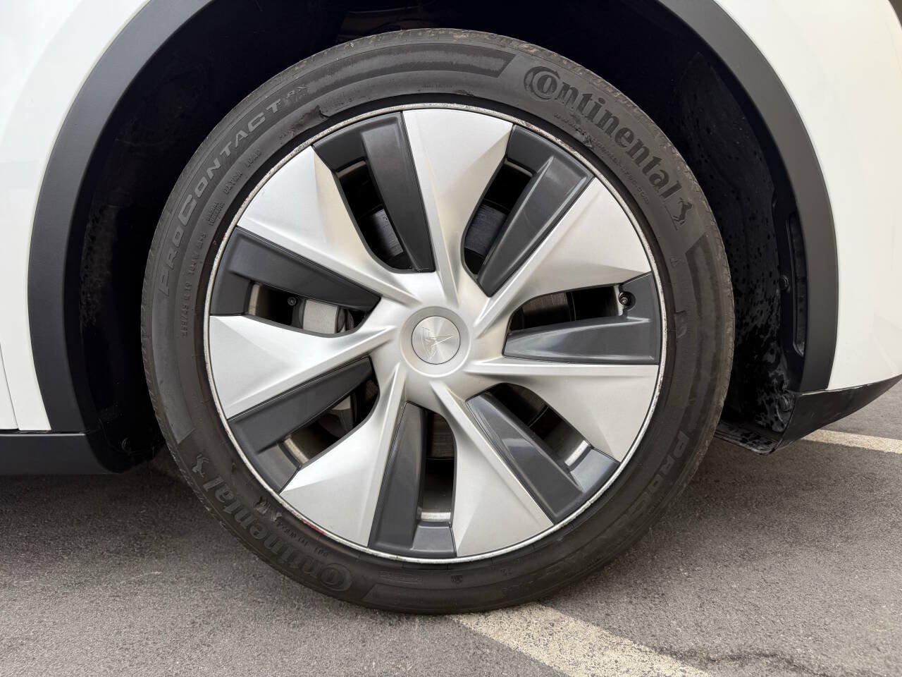 Used 2023 Tesla Model Y Long Range AWD/4WD image 30