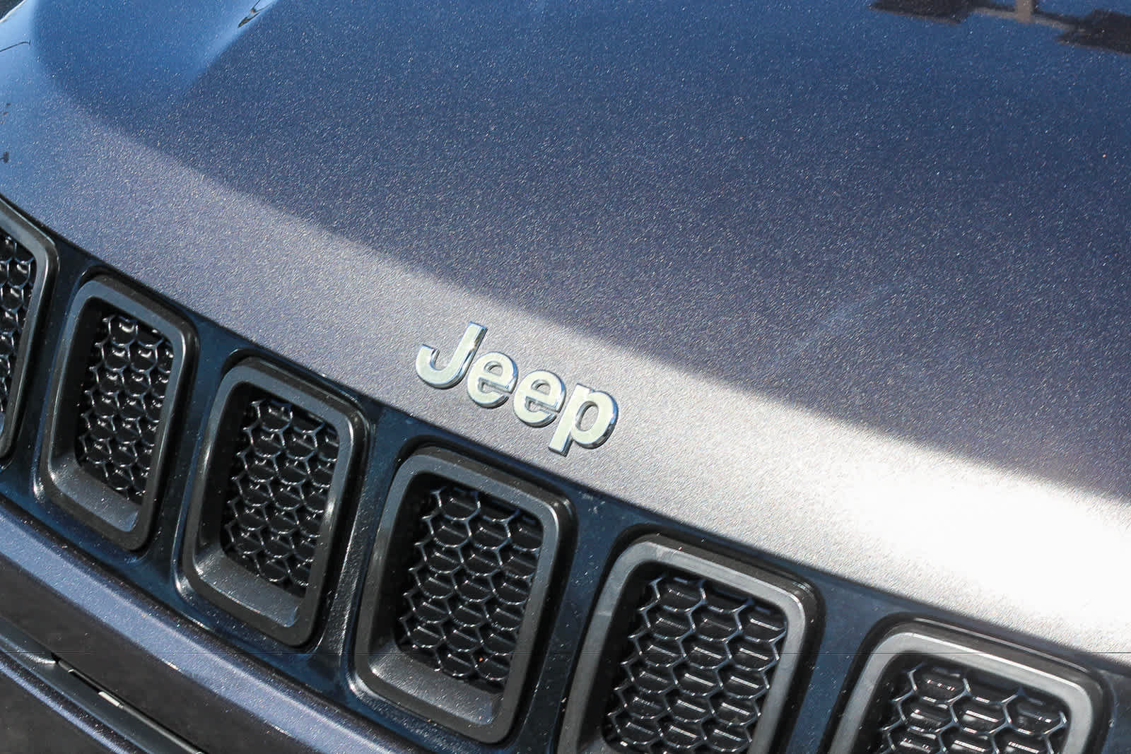 Used 2017 Jeep Compass Latitude FWD image 14