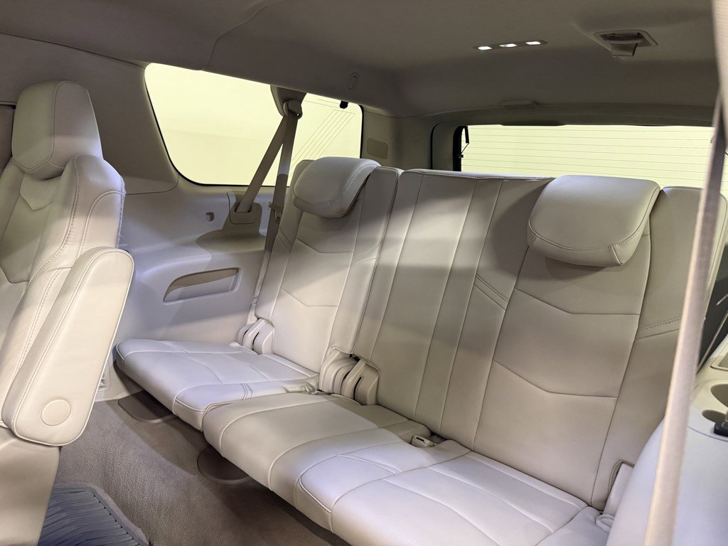 Used 2017 Cadillac Escalade ESV Premium Luxury AWD/4WD image 26