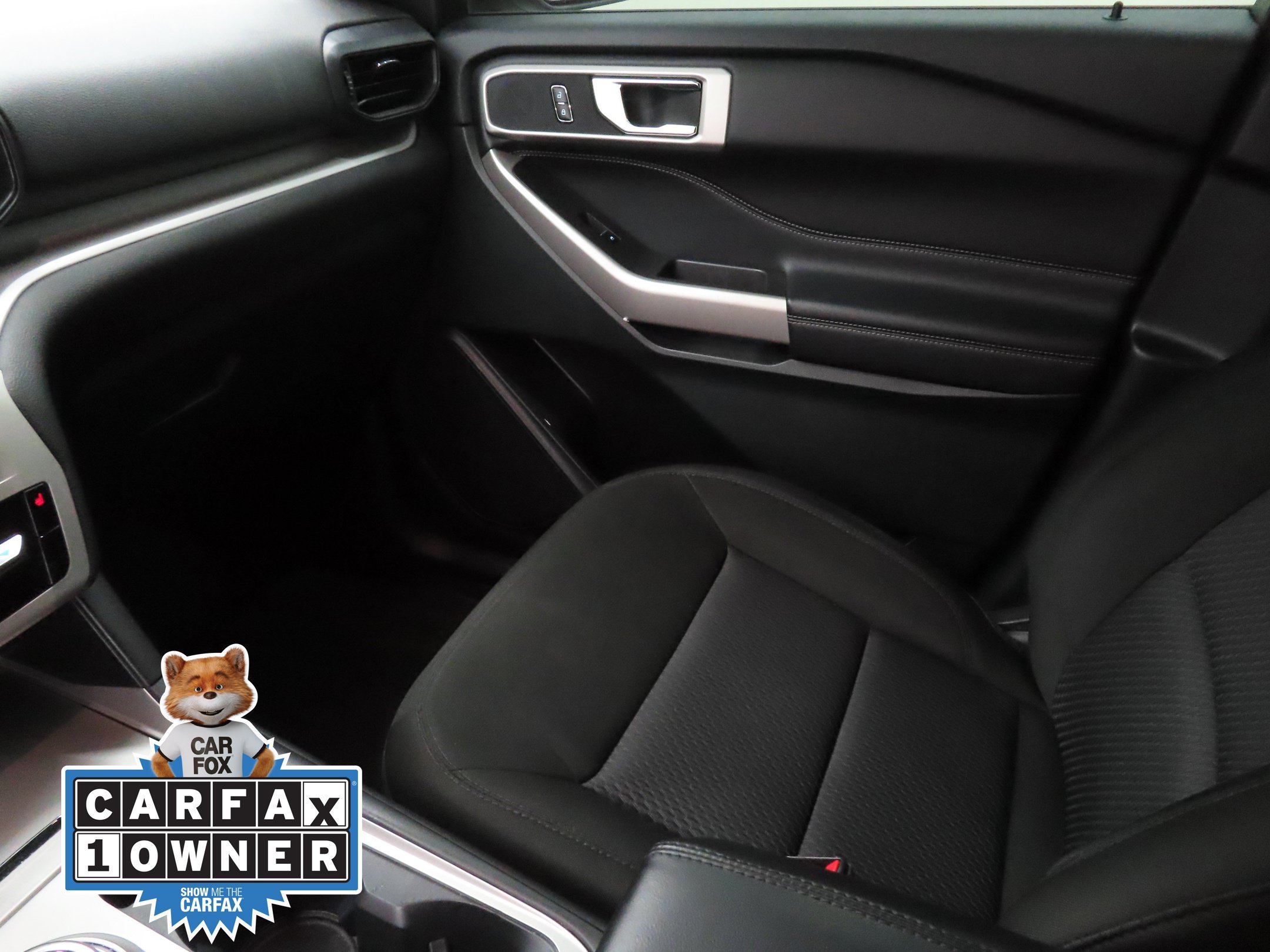 Used 2024 Ford Explorer XLT RWD image 19