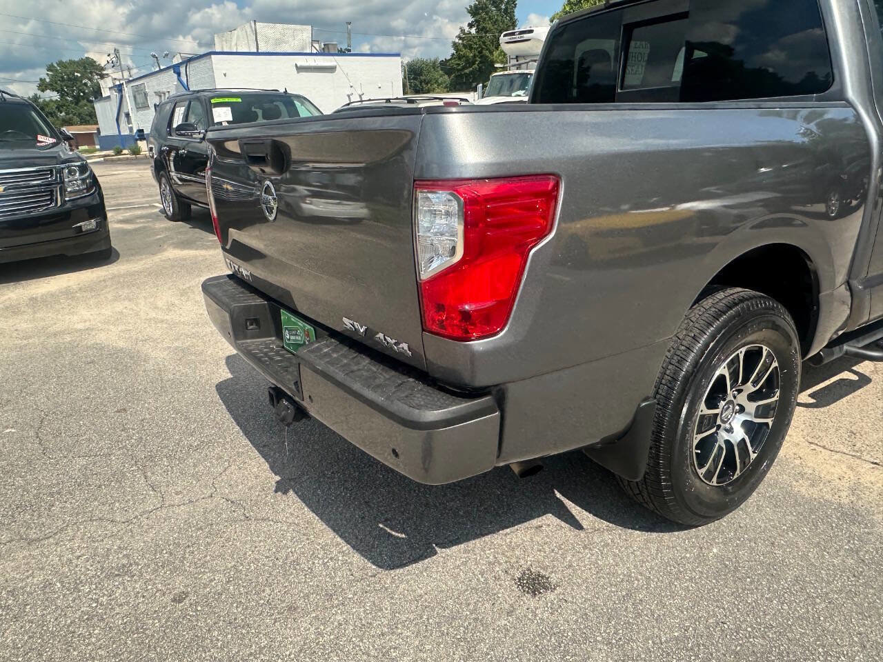 Used 2021 Nissan Titan SV w/ SV Convenience Package image 35