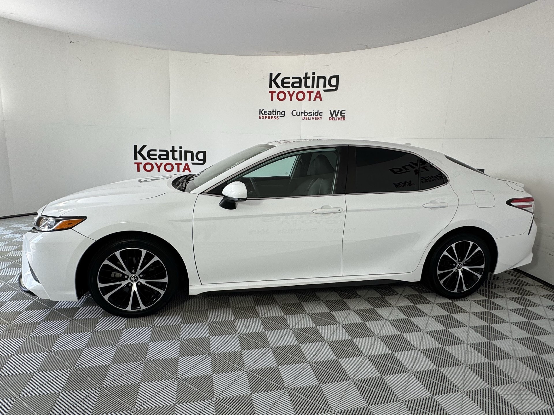 Used 2020 Toyota Camry SE FWD image 7