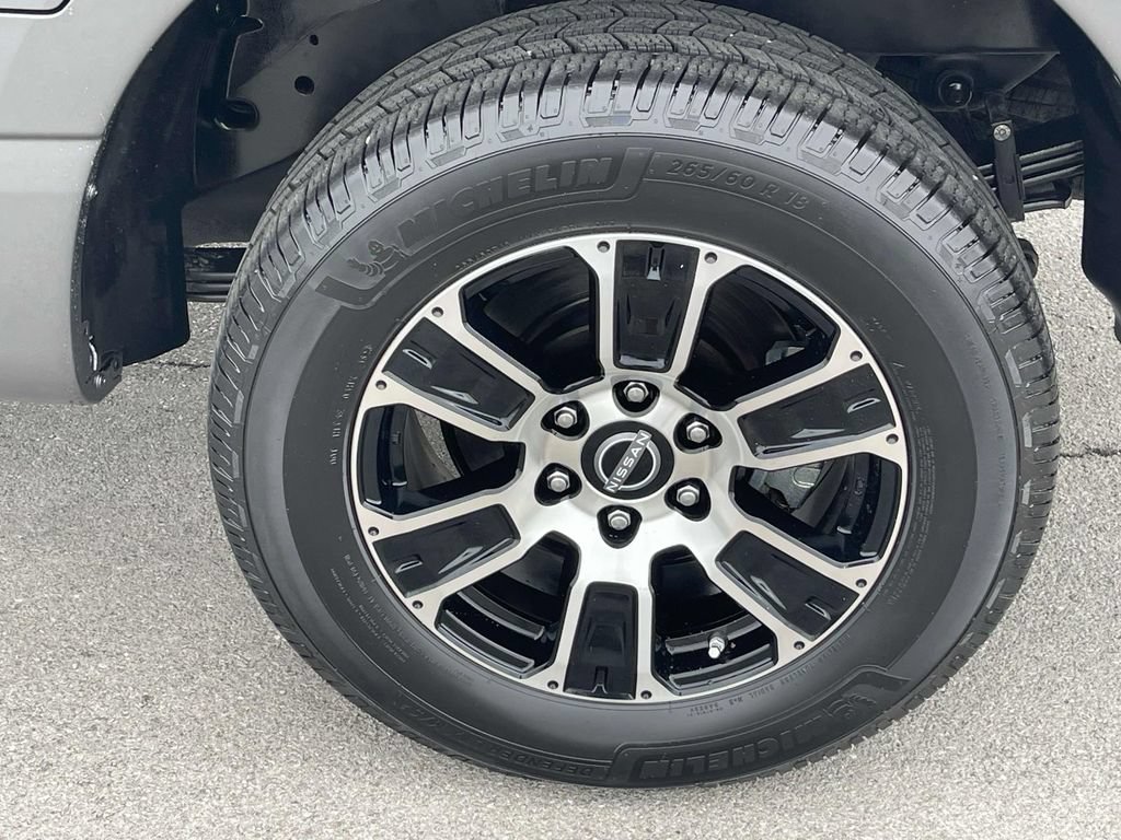 Used 2023 Nissan Titan SV RWD image 17