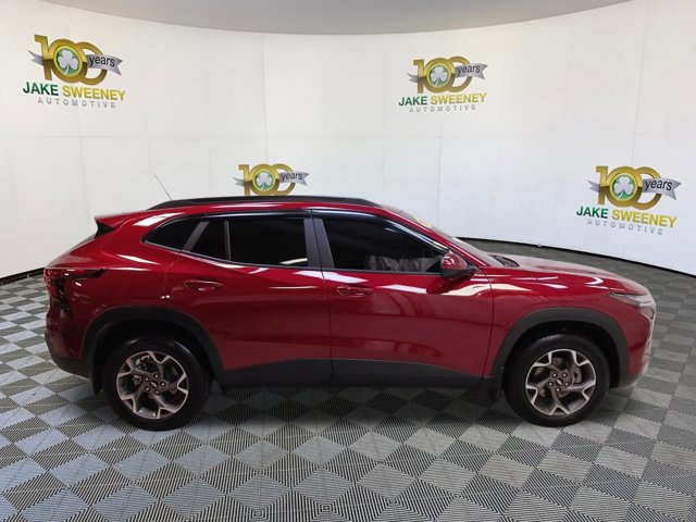 Used 2025 Chevrolet Trax LT w/ Driver Confidence Package image 11