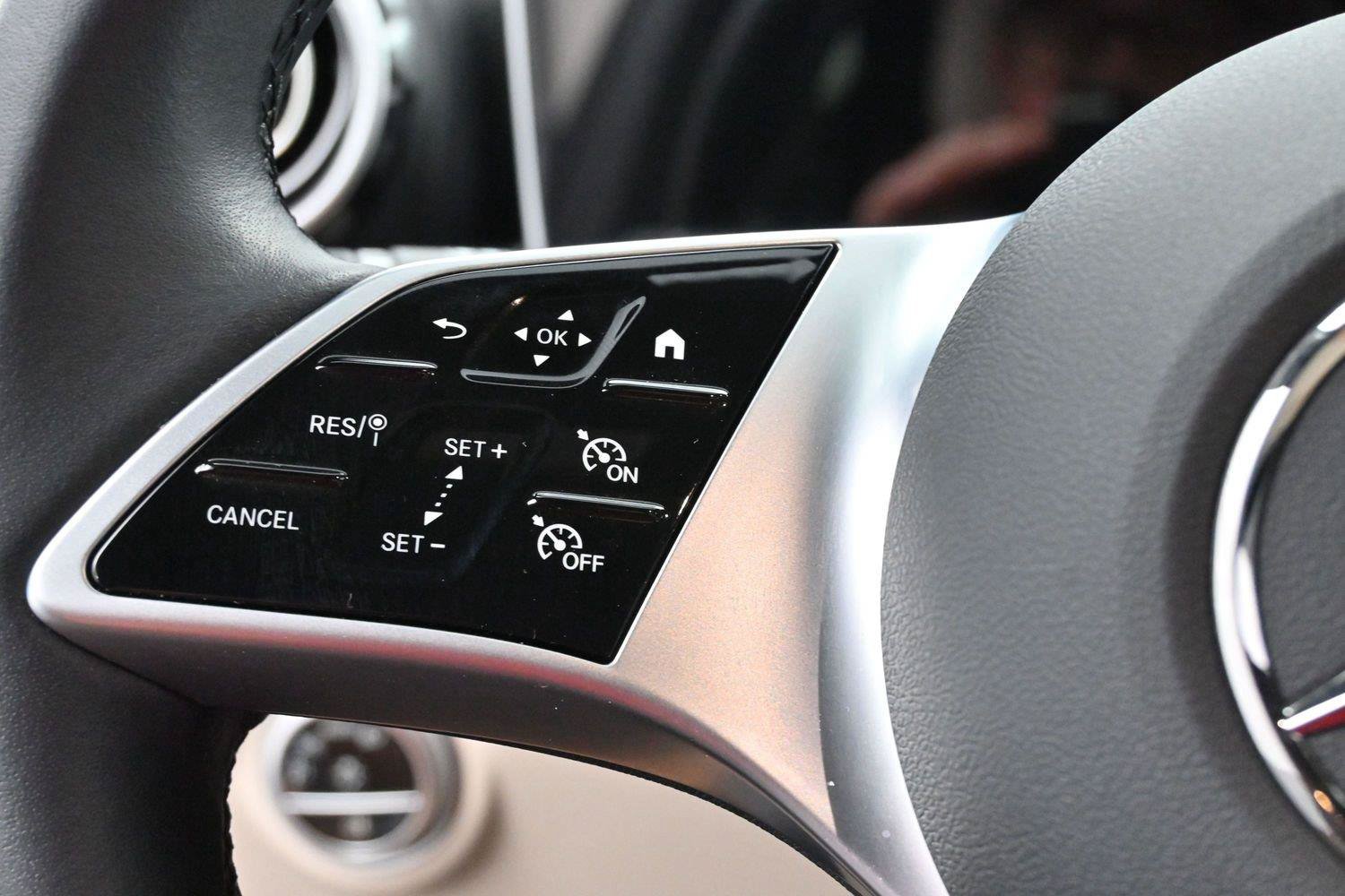 Used 2025 Mercedes-Benz C 300 4MATIC Sedan image 18