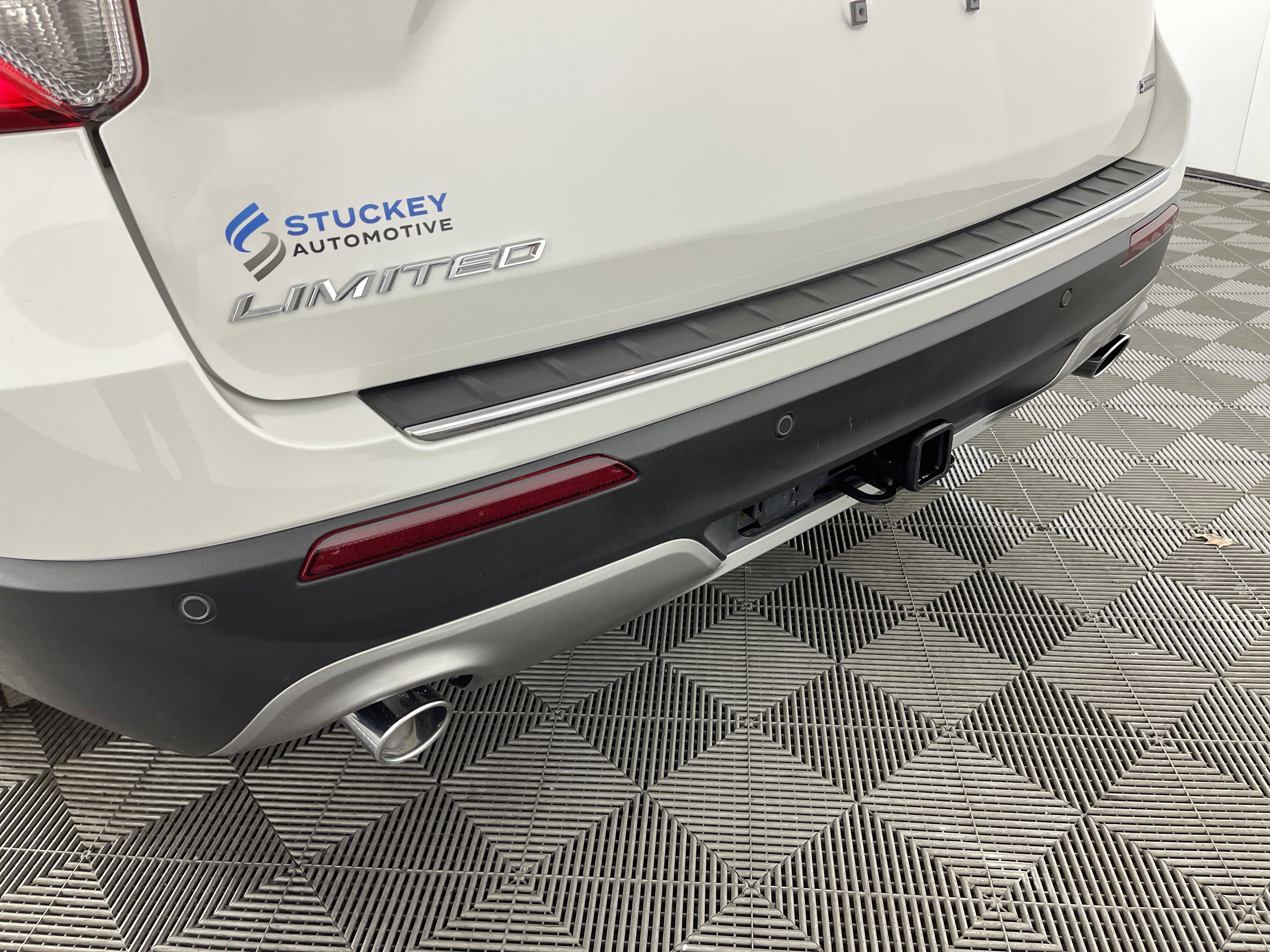 Used 2022 Ford Explorer Limited w/ Hybrid Equipment Group 310A image 7