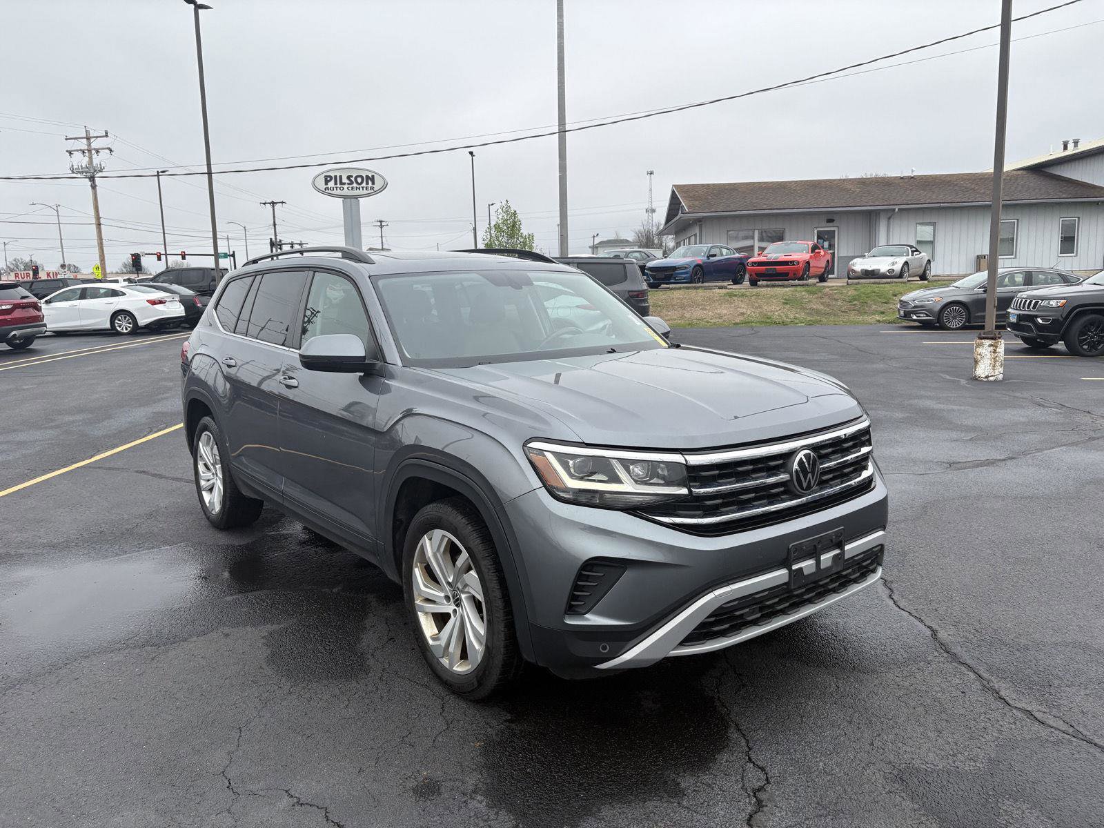 Used 2021 Volkswagen Atlas SE AWD/4WD image 2