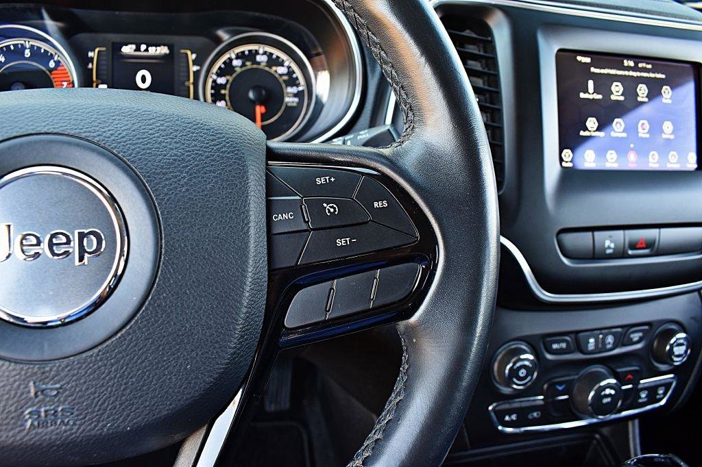 Used 2019 Jeep Cherokee Latitude Plus FWD image 36