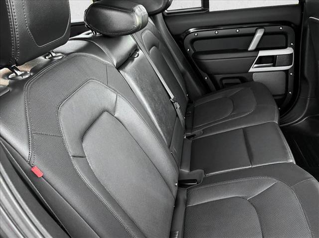 Used 2024 Land Rover Defender 110 X-Dynamic SE image 21