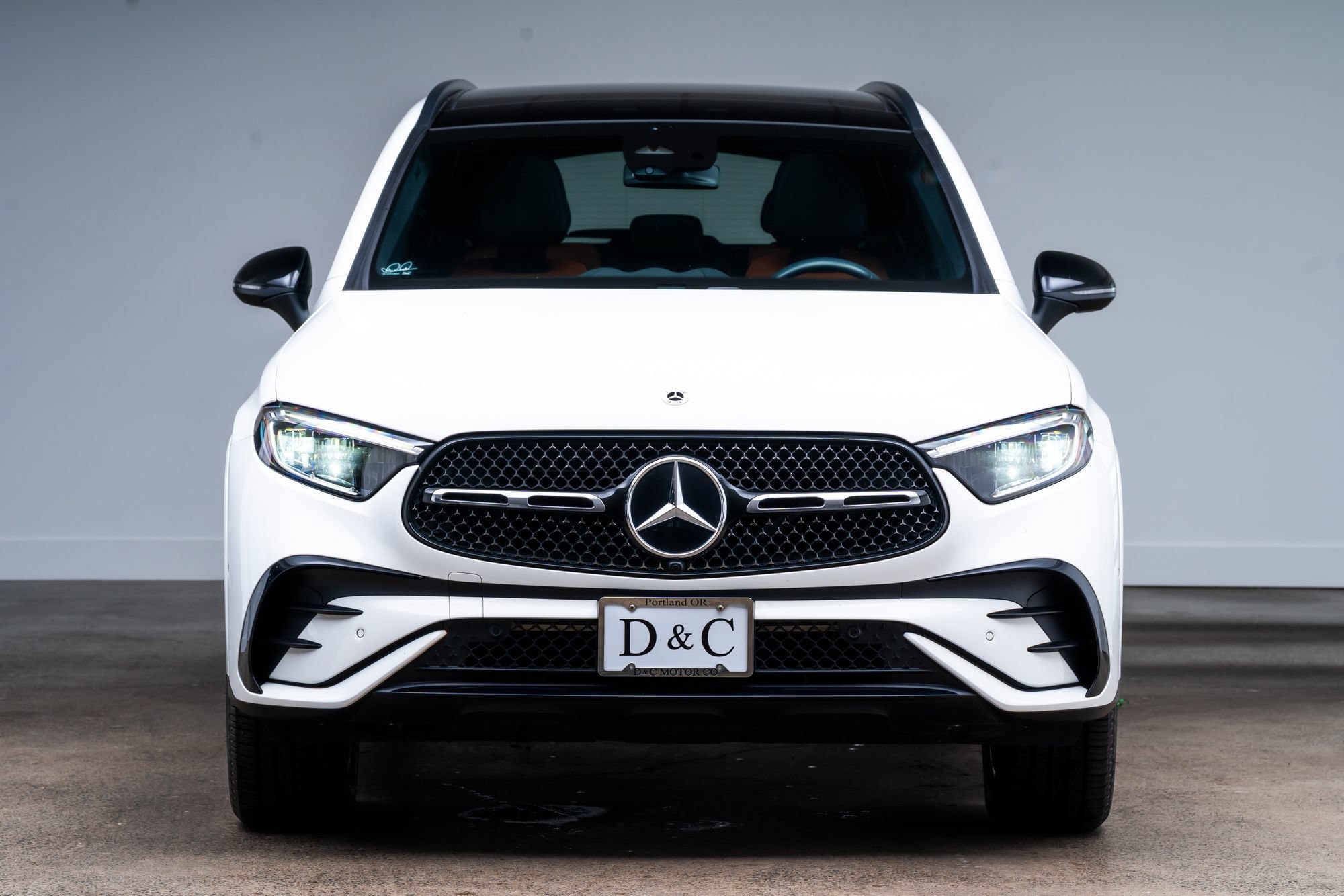 Used 2023 Mercedes-Benz GLC 300 4MATIC w/ AMG Line image 2