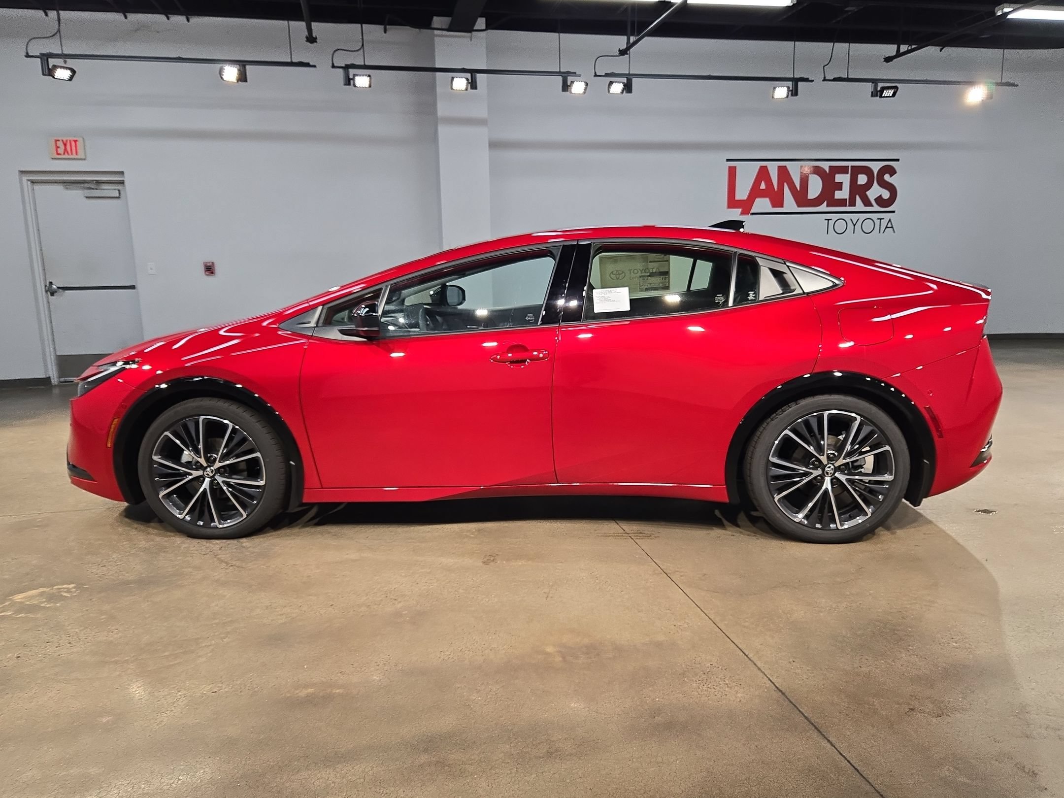 New 2027 Toyota Prius Limited w/ Limited Premium Package FWD image 4
