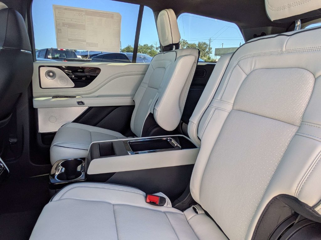 New 2027 Lincoln Aviator Black Label w/ Dynamic Handling Package AWD/4WD image 17