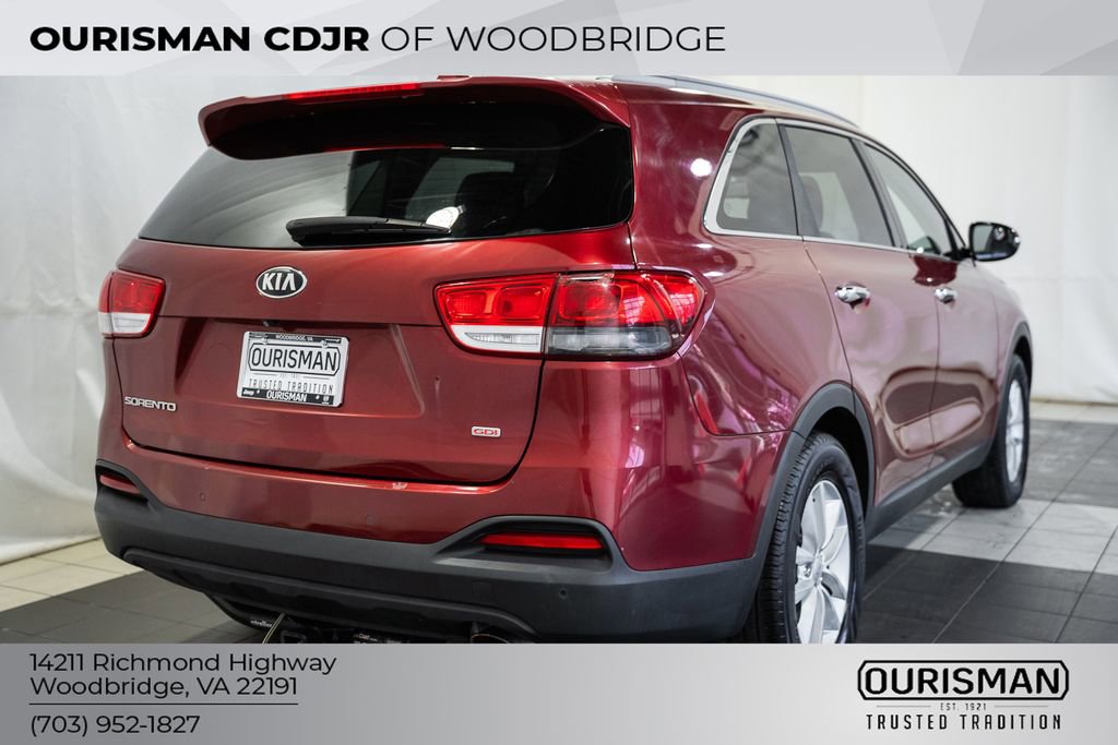Used 2016 Kia Sorento LX w/ LX Convenience Package image 5