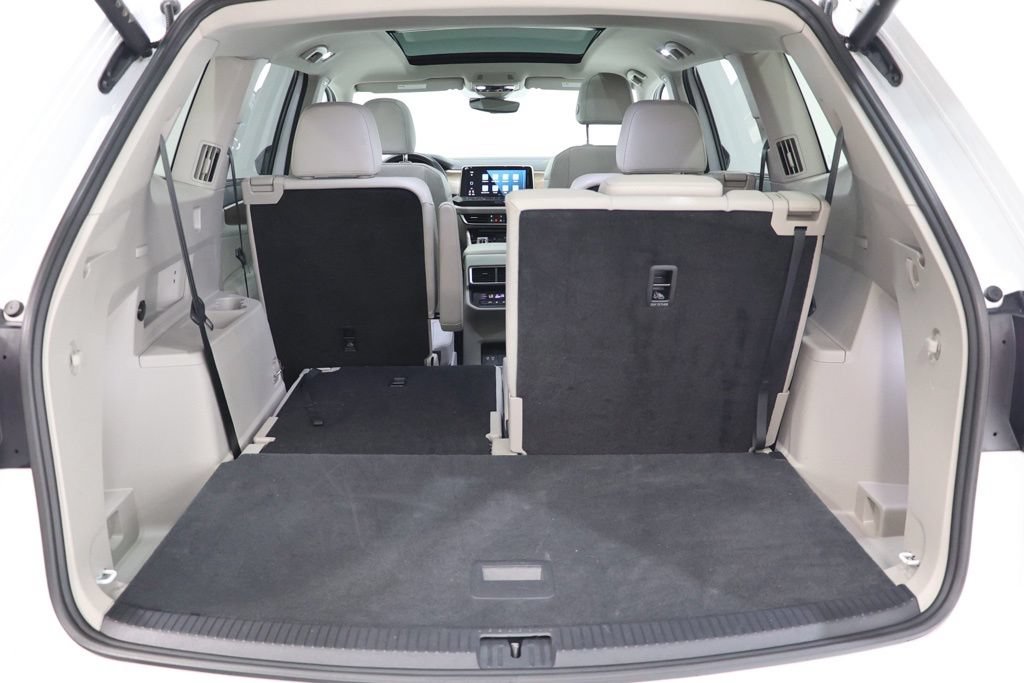 Used 2025 Volkswagen Atlas SE FWD image 34