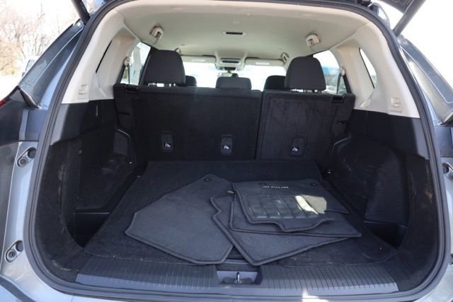 Used 2024 Nissan Rogue SV image 33