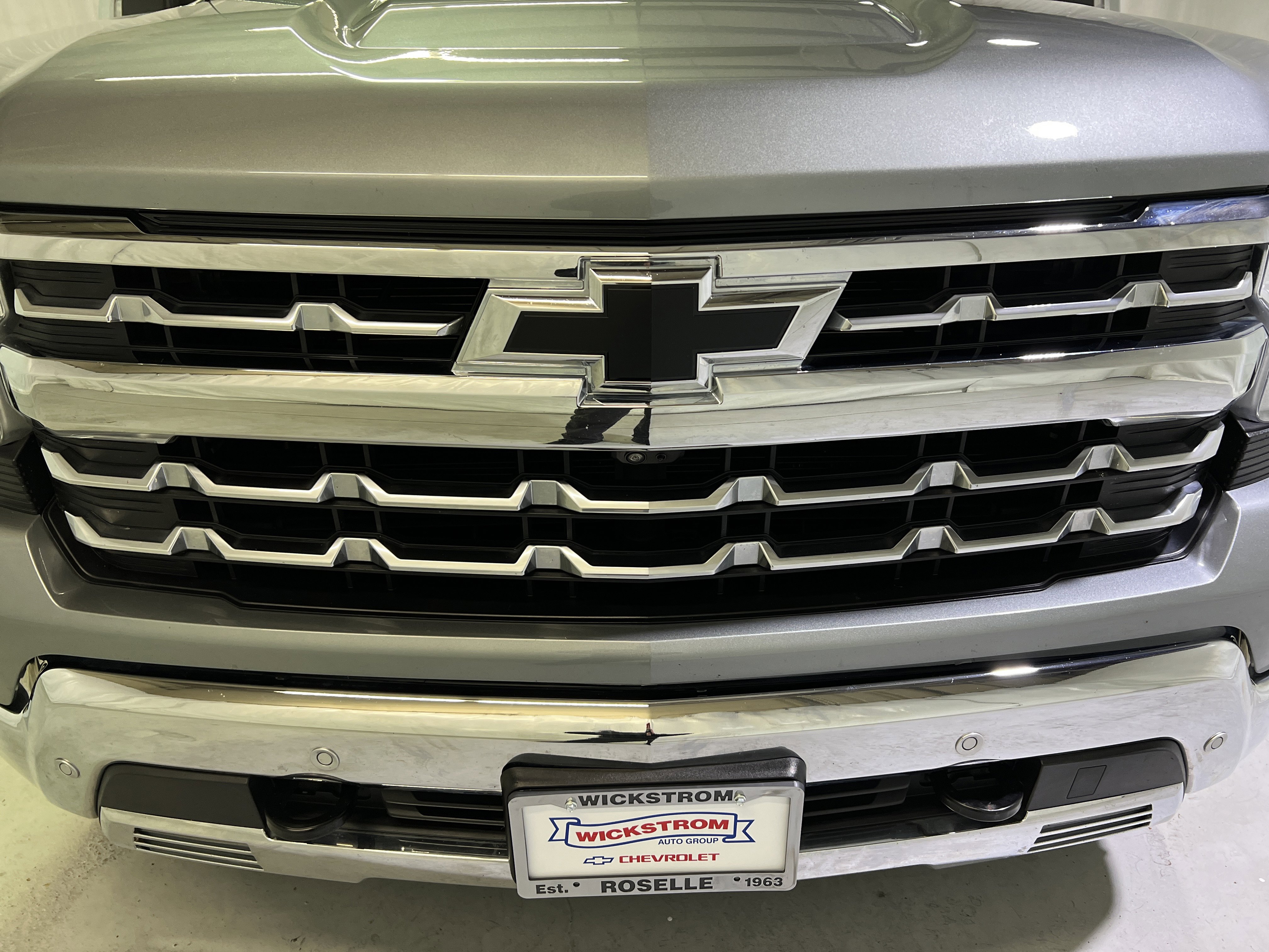 Used 2023 Chevrolet Silverado 1500 LTZ w/ LTZ Premium Package image 4